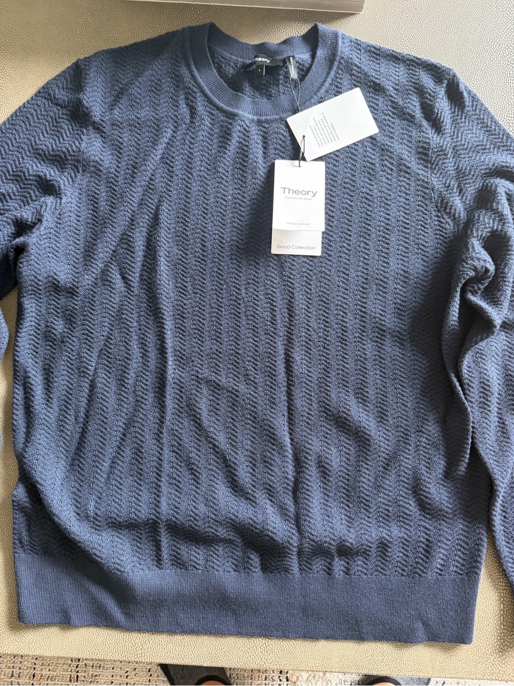 Theory Men's Navy Textured Crewneck Sweater size L